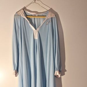 💥💥Lucie ann Long, silky nightgown